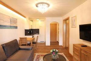 Fotografie z fotogalerie ubytování Hotel Garni Dorferwirt am Irrsee v destinaci Tiefgraben