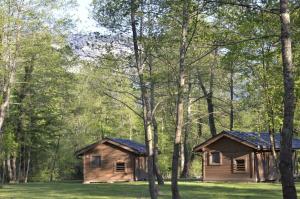 Gallery image of Cabanes d'Aiguebelette in Saint-Alban-de-Montbel