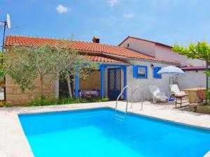 Fotografie z fotogalerie ubytování Holiday villa in village Rakalj v destinaci Rakalj