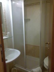 Vannas istaba naktsmītnē Hotel Lazzari