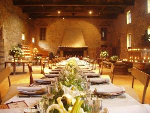 Restaurace v ubytování Château de Bagnols + 37 fotografií
