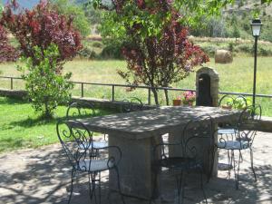 A garden outside Casas Cleto - Laspuña