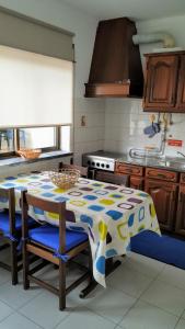 Kuchyň nebo kuchyňský kout v ubytování Sun House - Baleal