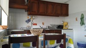 Kuchyň nebo kuchyňský kout v ubytování Sun House - Baleal
