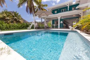 Bassein majutusasutuses Villas Rock & Beach või selle lähedal