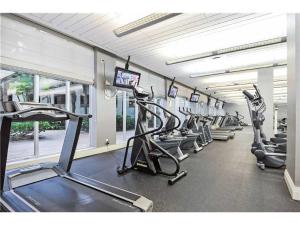 Γυμναστήριο ή/και όργανα γυμναστικής στο Miami Hollywood 2 Bedroom on the Beach 007-21mar