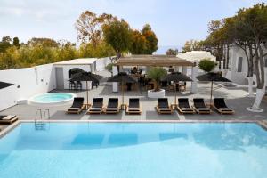 Gallery image of Kalisti Hotel & Suites in Fira