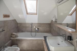 Kúpeľňa v ubytovaní Penthouse Chalet Pichlerhof