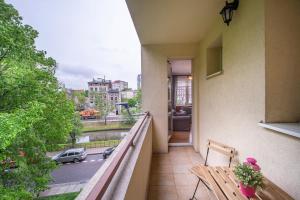 Balkon atau teras di Radunia Canal Apartment
