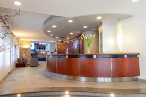 lobby szpitala z recepcją w obiekcie Hotel Nettuno w Caorle