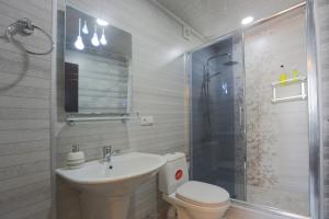 Ένα μπάνιο στο Guest House Eka & Gio