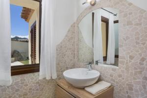 Le Maree Apartments tesisinde bir banyo