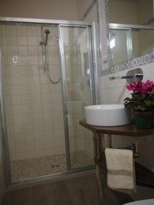 Bathroom sa Cara Pace in collina per gruppi