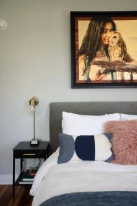 Llit o llits en una habitació de Nest Hudson