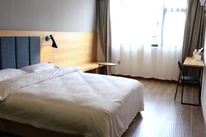 Postel nebo postele na pokoji v ubytování Travel light hostel