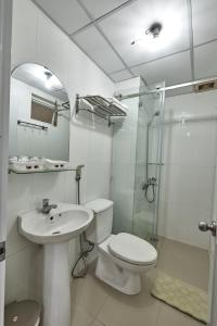 Phòng tắm tại Kim Khoi Hotel