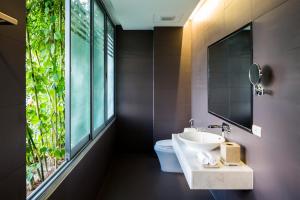 Ein Badezimmer in der Unterkunft Mulberry Collection Silk Eco