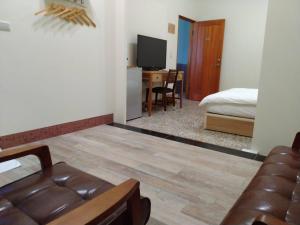 Televisyen dan/atau pusat hiburan di Freedom B&B