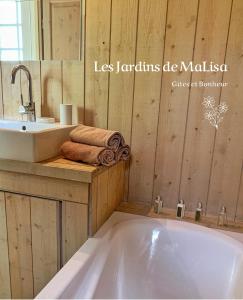Kúpeľňa v ubytovaní Les Jardins de MaLisa