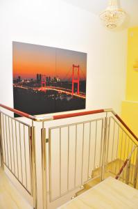 a large picture of a bridge on the wall at Hotel City Inn Hamburg-Mitte in Hamburg