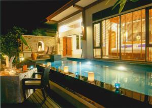 Πισίνα στο ή κοντά στο The Sarann, Koh Samui - Suites & Villas