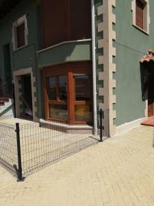 Budynek, w którym mieści się apartament