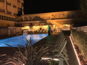 Bazén v ubytování Hotel Milanese nebo v jeho okolí