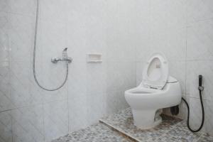 Fotografie z fotogalerie ubytování RedDoorz near Ringroad City Walks Medan v destinaci Medan