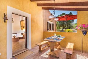 Patio alebo iná vonkajšia časť ubytovania Casa Sa Mata
