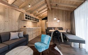 Kuchyň nebo kuchyňský kout v ubytování Presulis Hideaway Apartments & Restaurant