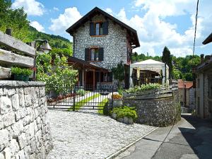 Edifici on està situat la casa o xalet