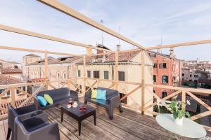 Photo de la galerie de l'établissement Ca' del Monastero 7 Collection Bright Apartment with Terrace, à Venise