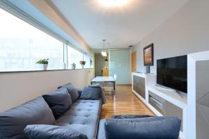 A television and/or entertainment centre at Plaza Europa Fira Gran Via