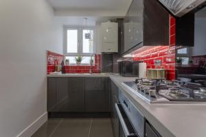 Dapur atau dapur kecil di Gorgeous Duplex near Canary Wharf, Excel & O2