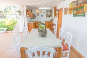 Kuchyňa alebo kuchynka v ubytovaní Villa Lago Sol