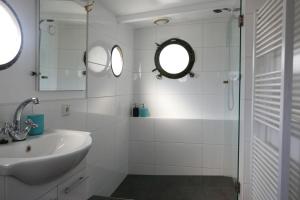 Koupelna v ubytování Boathotel Rotterdam Wilhelmina