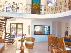 Posezení v ubytování HERMOSA CASAQUINTA FAMILIAR CONDOMINIO CAMPESTRE EL PEÑON Piscina Privada Campo de Golf