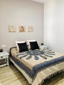 Cama o camas de una habitación en Estudios céntricos con Aire Acondicionado y Wifi