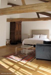 Ένα ή περισσότερα κρεβάτια σε δωμάτιο στο Maison Saint-Pé (Gers) +40 φωτογραφίες