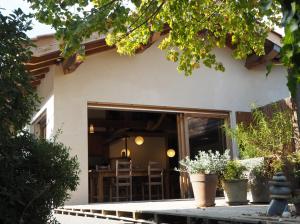 Naktsmītnes Maison en Provence, climatisée, jardin et piscine pilsētā Venelles fotogalerijas attēls