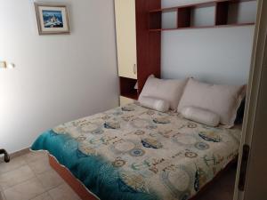 Postel nebo postele na pokoji v ubytování Apartments Villa Šibenik