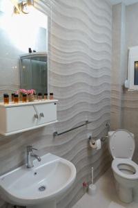 Un baño de Apartman Mona