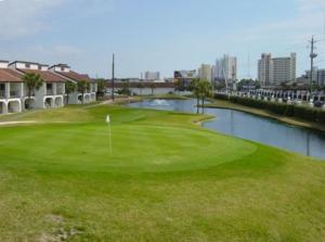 Instalaciones para jugar al golf en el apartamento o alrededores