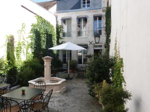 Afbeelding uit fotogalerij van Hotel La Closeraie in Sully-sur-Loire