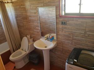 Et badeværelse på Cabanas Hatutini + 29 billeder