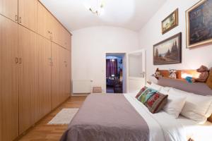 Postel nebo postele na pokoji v ubytování Victoria Design Stays - Apartment Rehorova