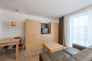 Telewizja i/lub zestaw kina domowego w obiekcie Sport- und Genusshotel Silvretta