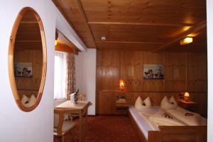 Postel nebo postele na pokoji v ubytování Waldhof + 30 fotografií