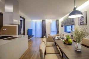 Kuchyň nebo kuchyňský kout v ubytování Parosand Hanoi Hotel