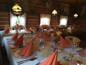 Um restaurante ou outro lugar para comer em Herberts Stubn